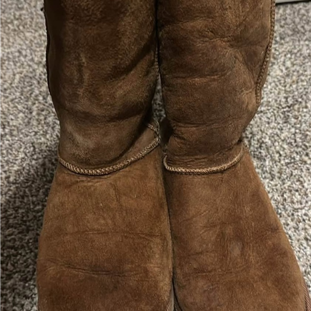UGG Classic Brown Suede Boots - Picture 3 of 3